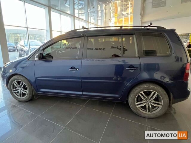 Синий Фольксваген Туран, объемом двигателя 2 л и пробегом 218 тыс. км за 6300 $, фото 3 на Automoto.ua