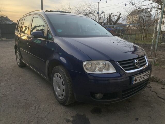 Синий Фольксваген Туран, объемом двигателя 2 л и пробегом 270 тыс. км за 5300 $, фото 2 на Automoto.ua