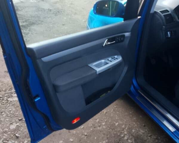 Синий Фольксваген Туран, объемом двигателя 1.6 л и пробегом 198 тыс. км за 5200 $, фото 35 на Automoto.ua