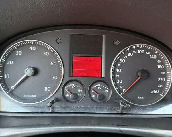 Синий Фольксваген Туран, объемом двигателя 1.6 л и пробегом 202 тыс. км за 4900 $, фото 9 на Automoto.ua