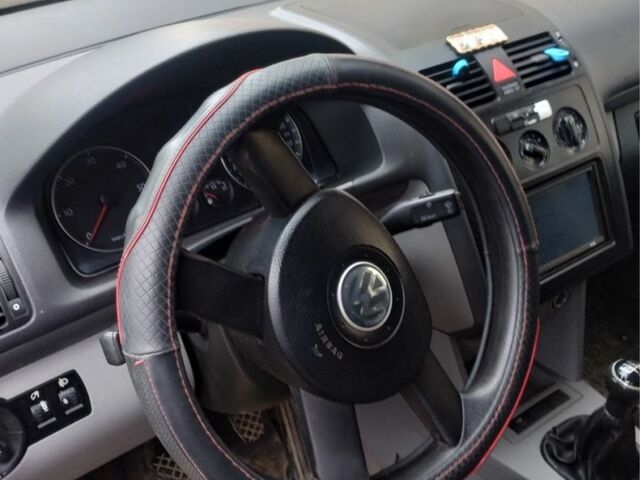 Синий Фольксваген Туран, объемом двигателя 1.9 л и пробегом 3 тыс. км за 5500 $, фото 3 на Automoto.ua