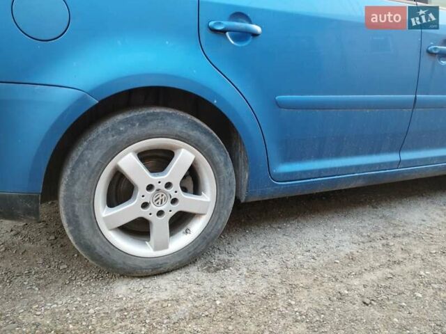 Синий Фольксваген Туран, объемом двигателя 1.9 л и пробегом 250 тыс. км за 4800 $, фото 11 на Automoto.ua