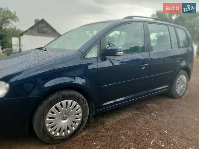 Синій Фольксваген Туран, об'ємом двигуна 1.6 л та пробігом 215 тис. км за 5800 $, фото 5 на Automoto.ua