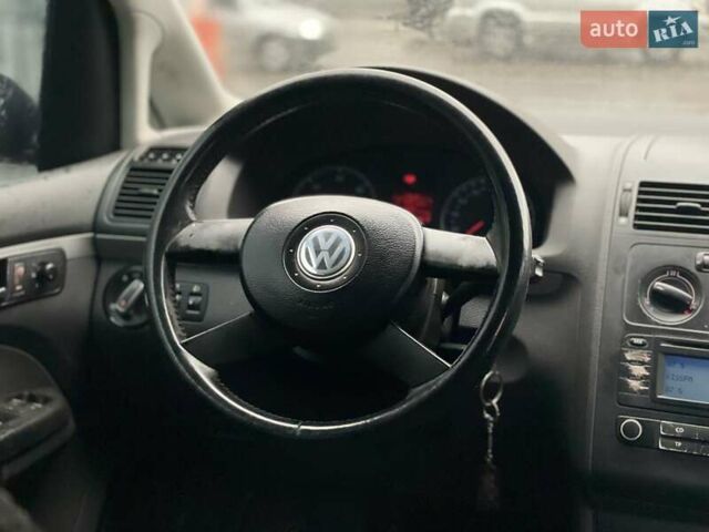 Синий Фольксваген Туран, объемом двигателя 1.9 л и пробегом 228 тыс. км за 3999 $, фото 8 на Automoto.ua