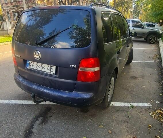 Фольксваген Туран 2003 в Голованевске на Automoto.ua Синий Фольксваген Туран, объемом двигателя 2 л и пробегом 380 тыс. км за 4700 $, фото 7 на Automoto.ua