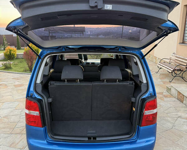 Синий Фольксваген Туран, объемом двигателя 1.6 л и пробегом 202 тыс. км за 4900 $, фото 14 на Automoto.ua