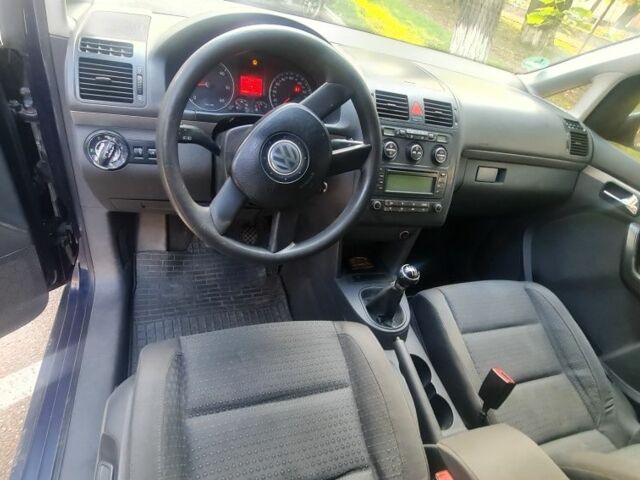 Фольксваген Туран 2003 в Голованевске на Automoto.ua Синий Фольксваген Туран, объемом двигателя 2 л и пробегом 380 тыс. км за 4700 $, фото 10 на Automoto.ua