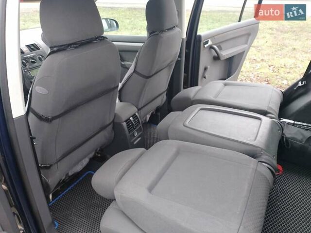 Синій Фольксваген Туран, об'ємом двигуна 1.6 л та пробігом 263 тис. км за 5200 $, фото 13 на Automoto.ua