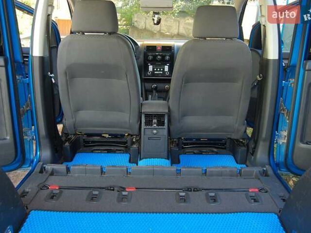 Синий Фольксваген Туран, объемом двигателя 1.6 л и пробегом 213 тыс. км за 5600 $, фото 14 на Automoto.ua