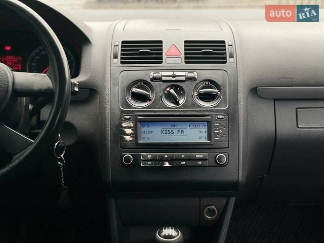 Синий Фольксваген Туран, объемом двигателя 1.9 л и пробегом 228 тыс. км за 3999 $, фото 11 на Automoto.ua