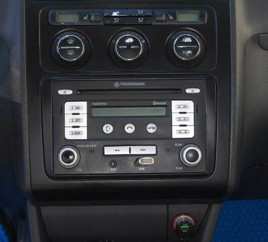 Синий Фольксваген Туран, объемом двигателя 1.6 л и пробегом 213 тыс. км за 5600 $, фото 22 на Automoto.ua