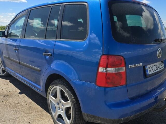 Синий Фольксваген Туран, объемом двигателя 1.6 л и пробегом 312 тыс. км за 5300 $, фото 5 на Automoto.ua