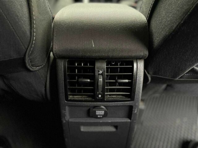 Синий Фольксваген Туран, объемом двигателя 1.9 л и пробегом 228 тыс. км за 3999 $, фото 16 на Automoto.ua