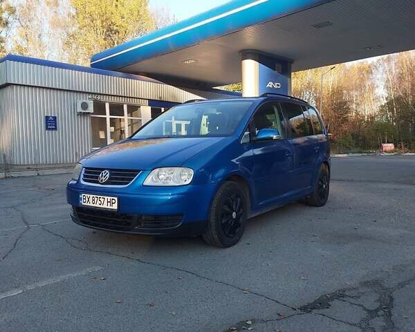 Синий Фольксваген Туран, объемом двигателя 1.6 л и пробегом 242 тыс. км за 5800 $, фото 2 на Automoto.ua