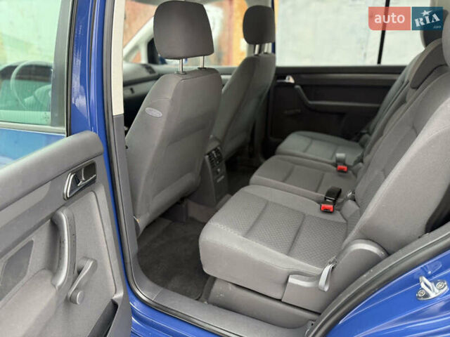 Синий Фольксваген Туран, объемом двигателя 1.6 л и пробегом 206 тыс. км за 6200 $, фото 33 на Automoto.ua