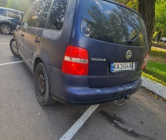 Фольксваген Туран 2003 в Голованевске на Automoto.ua Синий Фольксваген Туран, объемом двигателя 2 л и пробегом 380 тыс. км за 4700 $, фото 8 на Automoto.ua