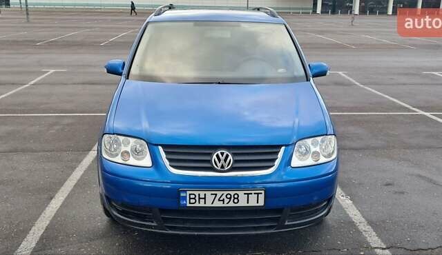Синий Фольксваген Туран, объемом двигателя 1.6 л и пробегом 261 тыс. км за 5500 $, фото 9 на Automoto.ua