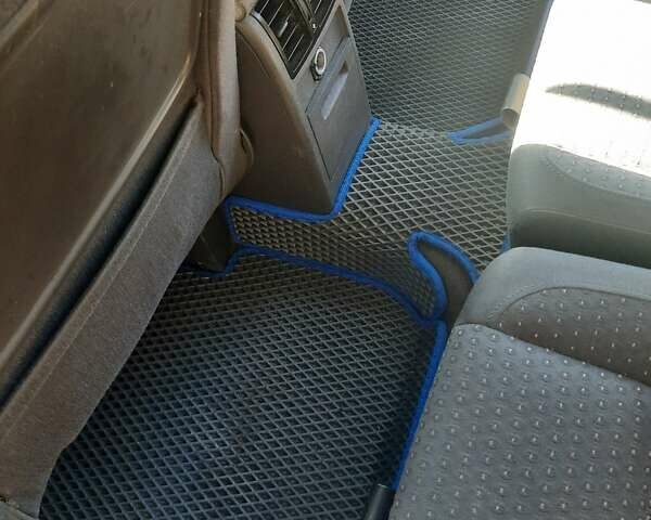 Синий Фольксваген Туран, объемом двигателя 1.6 л и пробегом 242 тыс. км за 5800 $, фото 23 на Automoto.ua