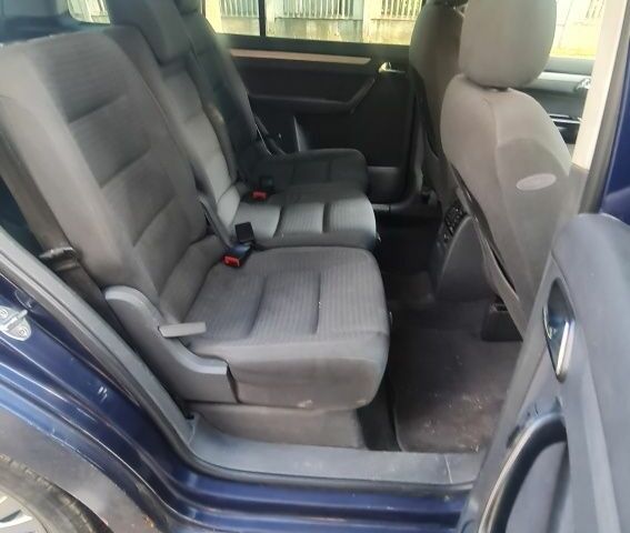 Фольксваген Туран 2003 в Голованевске на Automoto.ua Синий Фольксваген Туран, объемом двигателя 2 л и пробегом 380 тыс. км за 4700 $, фото 5 на Automoto.ua