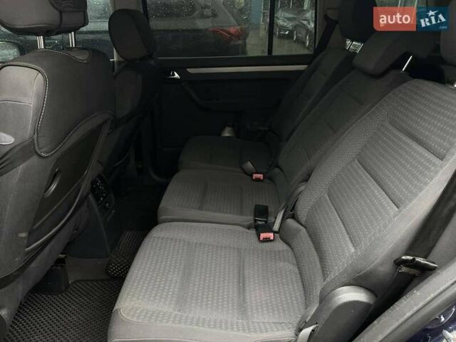 Синий Фольксваген Туран, объемом двигателя 1.9 л и пробегом 228 тыс. км за 3999 $, фото 19 на Automoto.ua