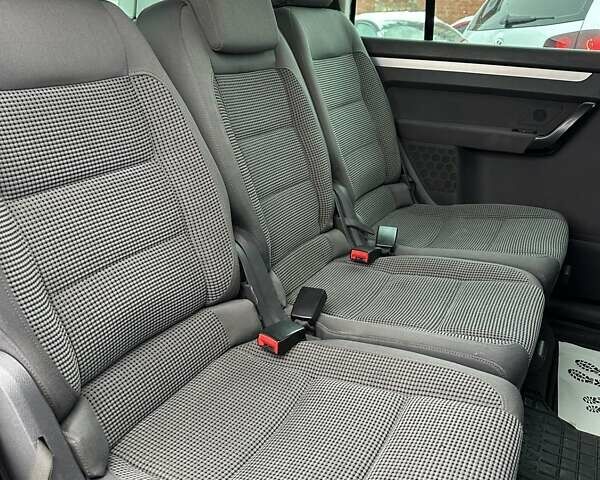 Синій Фольксваген Туран, об'ємом двигуна 2 л та пробігом 277 тис. км за 5500 $, фото 16 на Automoto.ua