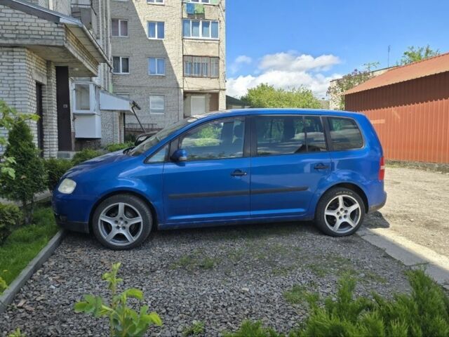 Синий Фольксваген Туран, объемом двигателя 1.6 л и пробегом 312 тыс. км за 5300 $, фото 2 на Automoto.ua