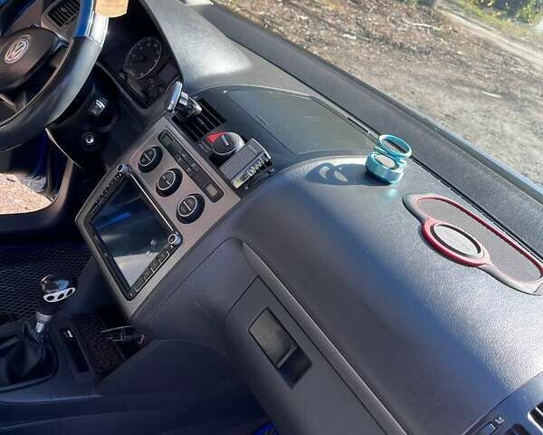 Синий Фольксваген Туран, объемом двигателя 1.6 л и пробегом 242 тыс. км за 5800 $, фото 16 на Automoto.ua