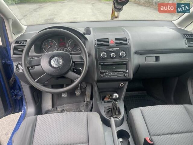 Синий Фольксваген Туран, объемом двигателя 1.9 л и пробегом 512 тыс. км за 4650 $, фото 7 на Automoto.ua