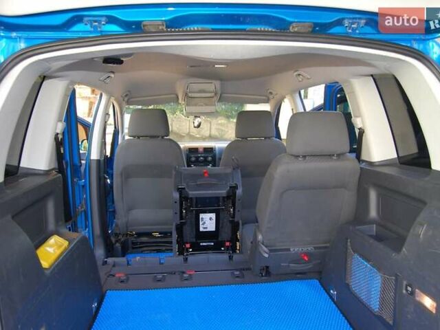 Синий Фольксваген Туран, объемом двигателя 1.6 л и пробегом 213 тыс. км за 5600 $, фото 17 на Automoto.ua