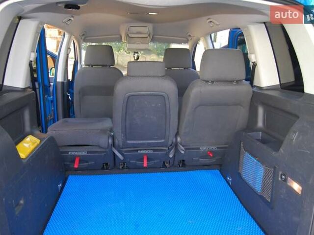 Синий Фольксваген Туран, объемом двигателя 1.6 л и пробегом 213 тыс. км за 5600 $, фото 19 на Automoto.ua