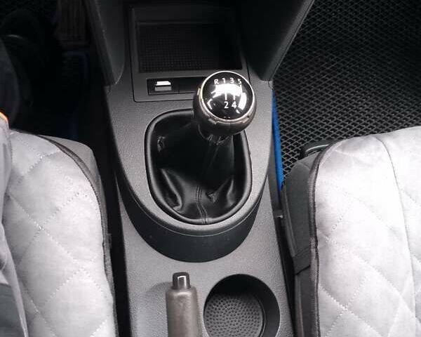 Синій Фольксваген Туран, об'ємом двигуна 1.6 л та пробігом 263 тис. км за 5200 $, фото 16 на Automoto.ua