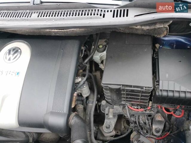 Синій Фольксваген Туран, об'ємом двигуна 1.6 л та пробігом 263 тис. км за 5200 $, фото 26 на Automoto.ua