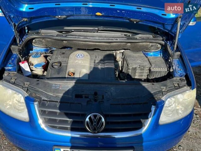 Синий Фольксваген Туран, объемом двигателя 1.6 л и пробегом 242 тыс. км за 5800 $, фото 24 на Automoto.ua