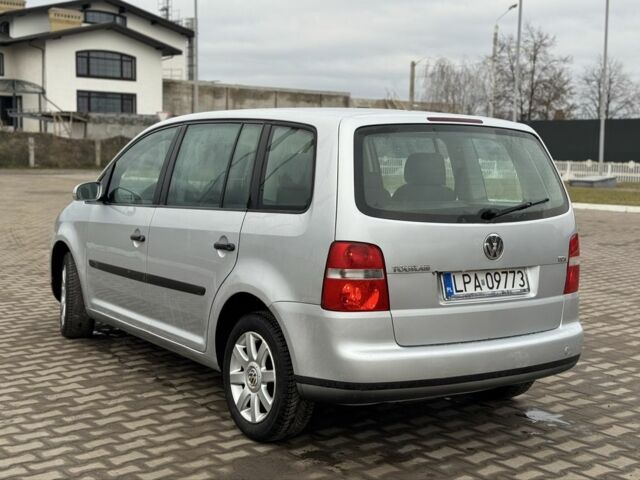 Синий Фольксваген Туран, объемом двигателя 1.9 л и пробегом 351 тыс. км за 2550 $, фото 4 на Automoto.ua