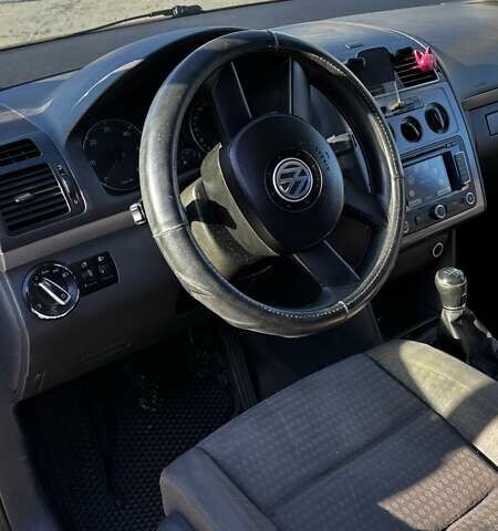 Синій Фольксваген Туран, об'ємом двигуна 1.9 л та пробігом 470 тис. км за 4900 $, фото 5 на Automoto.ua