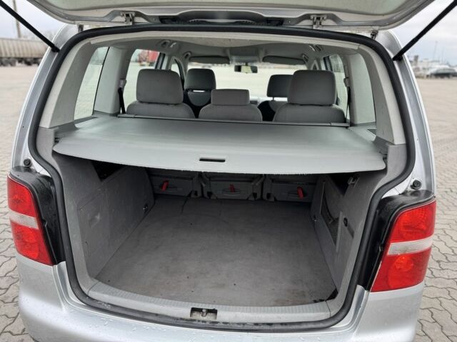 Синий Фольксваген Туран, объемом двигателя 1.9 л и пробегом 351 тыс. км за 2550 $, фото 14 на Automoto.ua