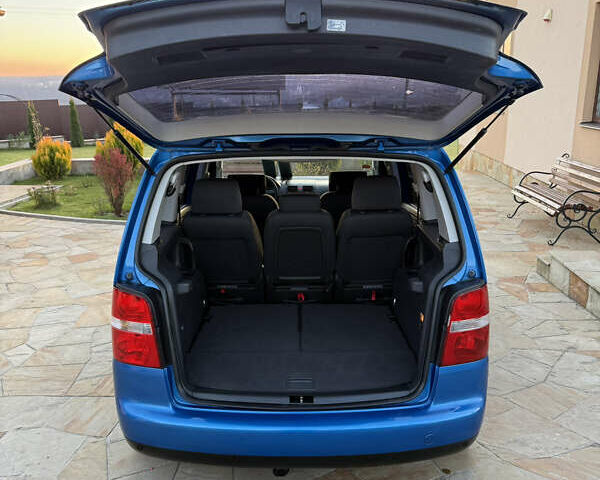 Синий Фольксваген Туран, объемом двигателя 1.6 л и пробегом 202 тыс. км за 4900 $, фото 16 на Automoto.ua