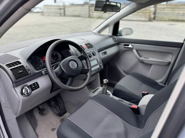 Синий Фольксваген Туран, объемом двигателя 1.9 л и пробегом 351 тыс. км за 2550 $, фото 10 на Automoto.ua