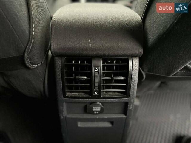 Синий Фольксваген Туран, объемом двигателя 1.9 л и пробегом 228 тыс. км за 3999 $, фото 16 на Automoto.ua