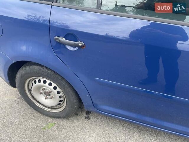 Синий Фольксваген Туран, объемом двигателя 1.9 л и пробегом 512 тыс. км за 4650 $, фото 2 на Automoto.ua