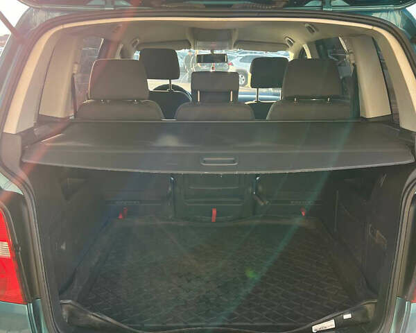 Синій Фольксваген Туран, об'ємом двигуна 1.6 л та пробігом 300 тис. км за 5000 $, фото 9 на Automoto.ua