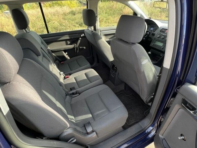 Синий Фольксваген Туран, объемом двигателя 2 л и пробегом 300 тыс. км за 2800 $, фото 8 на Automoto.ua