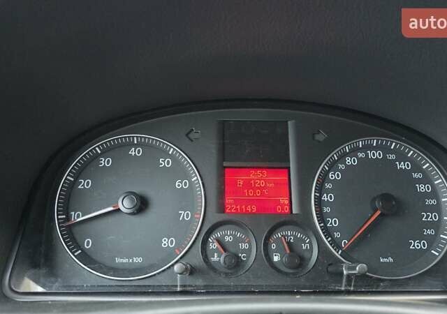 Синий Фольксваген Туран, объемом двигателя 1.6 л и пробегом 221 тыс. км за 6399 $, фото 49 на Automoto.ua