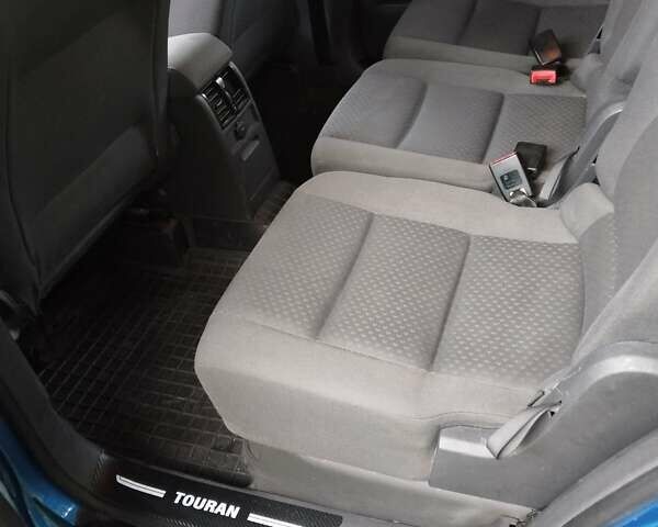 Синій Фольксваген Туран, об'ємом двигуна 1.9 л та пробігом 307 тис. км за 5500 $, фото 14 на Automoto.ua