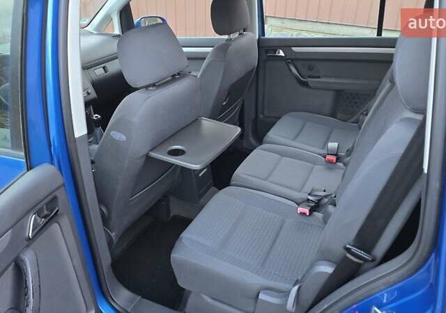 Синий Фольксваген Туран, объемом двигателя 1.6 л и пробегом 221 тыс. км за 6399 $, фото 63 на Automoto.ua