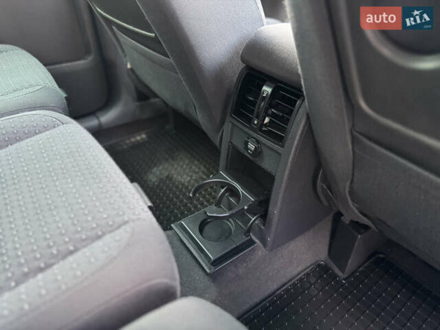 Синий Фольксваген Туран, объемом двигателя 1.6 л и пробегом 250 тыс. км за 5450 $, фото 25 на Automoto.ua