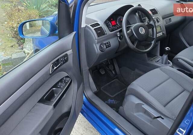 Синий Фольксваген Туран, объемом двигателя 1.6 л и пробегом 221 тыс. км за 6399 $, фото 43 на Automoto.ua