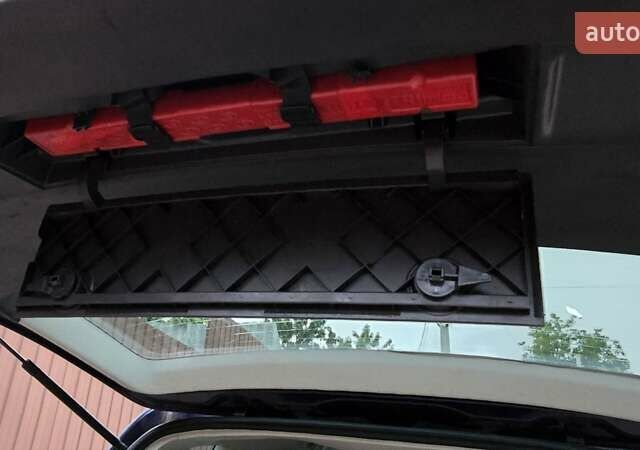 Синий Фольксваген Туран, объемом двигателя 1.6 л и пробегом 262 тыс. км за 6499 $, фото 62 на Automoto.ua