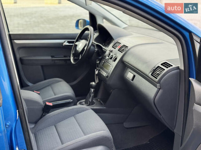 Синий Фольксваген Туран, объемом двигателя 1.6 л и пробегом 250 тыс. км за 5450 $, фото 24 на Automoto.ua