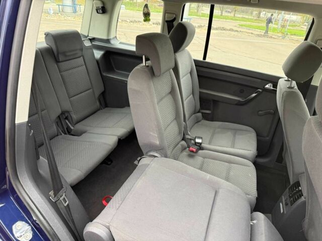 Синий Фольксваген Туран, объемом двигателя 1.6 л и пробегом 246 тыс. км за 5800 $, фото 13 на Automoto.ua